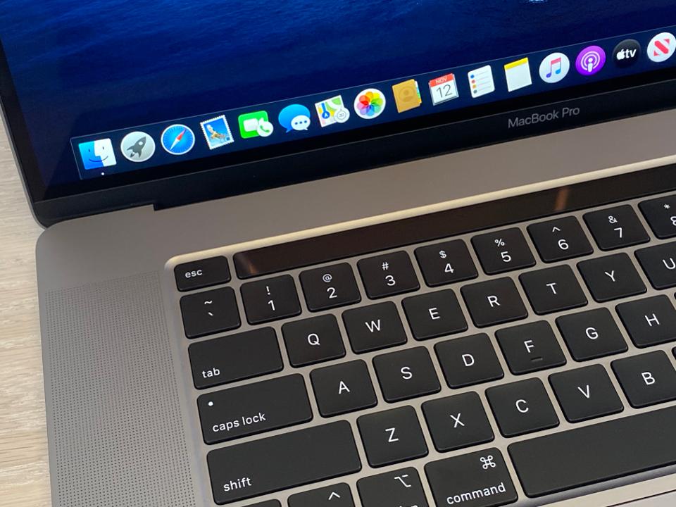 天辰测速官网 新款MacBook Pro笔记本电脑暴露出一个令人尴尬的问题