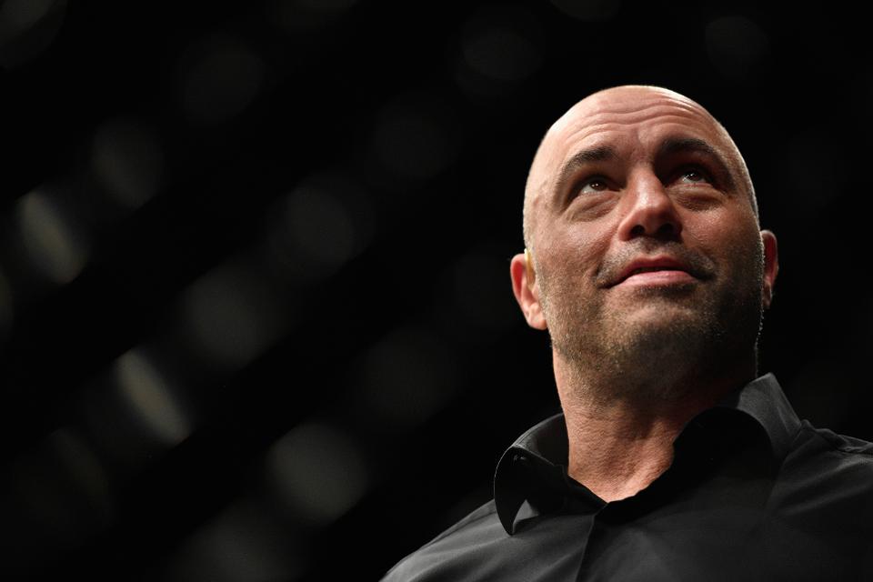 天辰平台网址播客主持人乔·罗根(Joe Rogan)正在稳步记录21世纪的迷幻记录